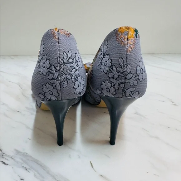 Tory Burch Floral Bow Heels in Gray and Yellow - Picture 7 of 11